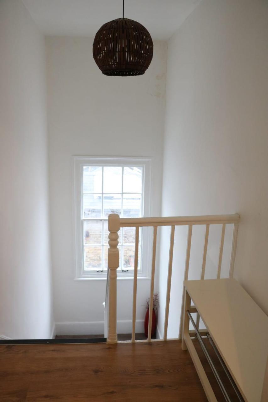 Victoria Style Flat Near Victoria Station Lejlighed London Eksteriør billede